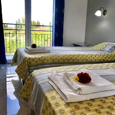 In - Beautiful In Corfu With Swimming Pool 罗达