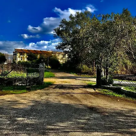 Casa de hóspedes In - Beautiful In Corfu With Swimming Pool